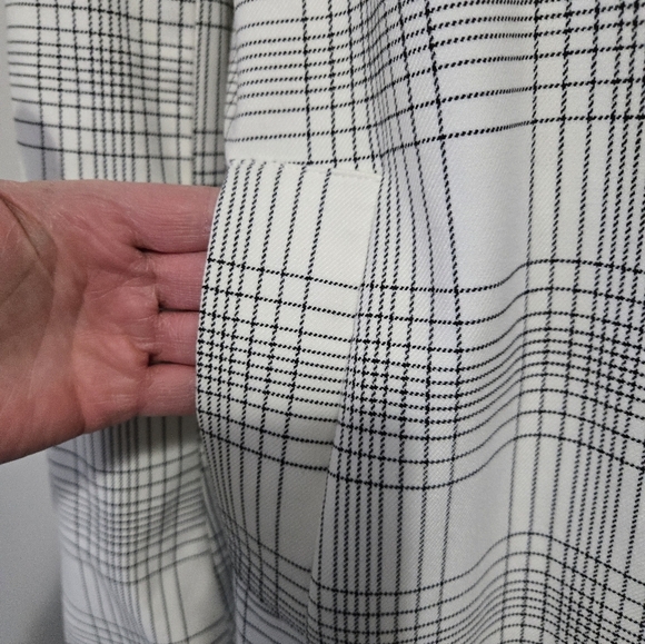 CAROLINA BELLE MONTREAL open front grey/ white long blazer/jacket. Size Medium - Picture 3 of 10